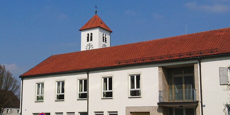 Seminargebäude mit Turm